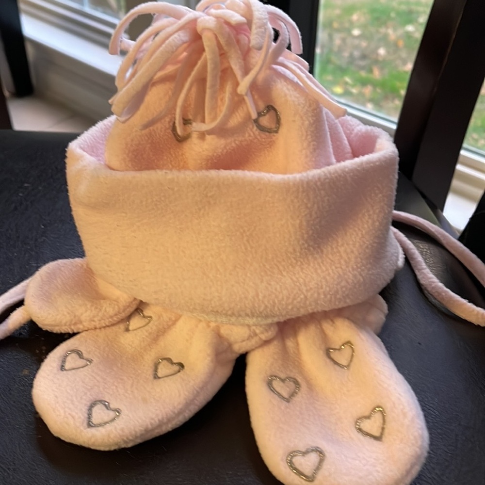 Two pieces Baby girl hats & cloves - Picture 5 of 13